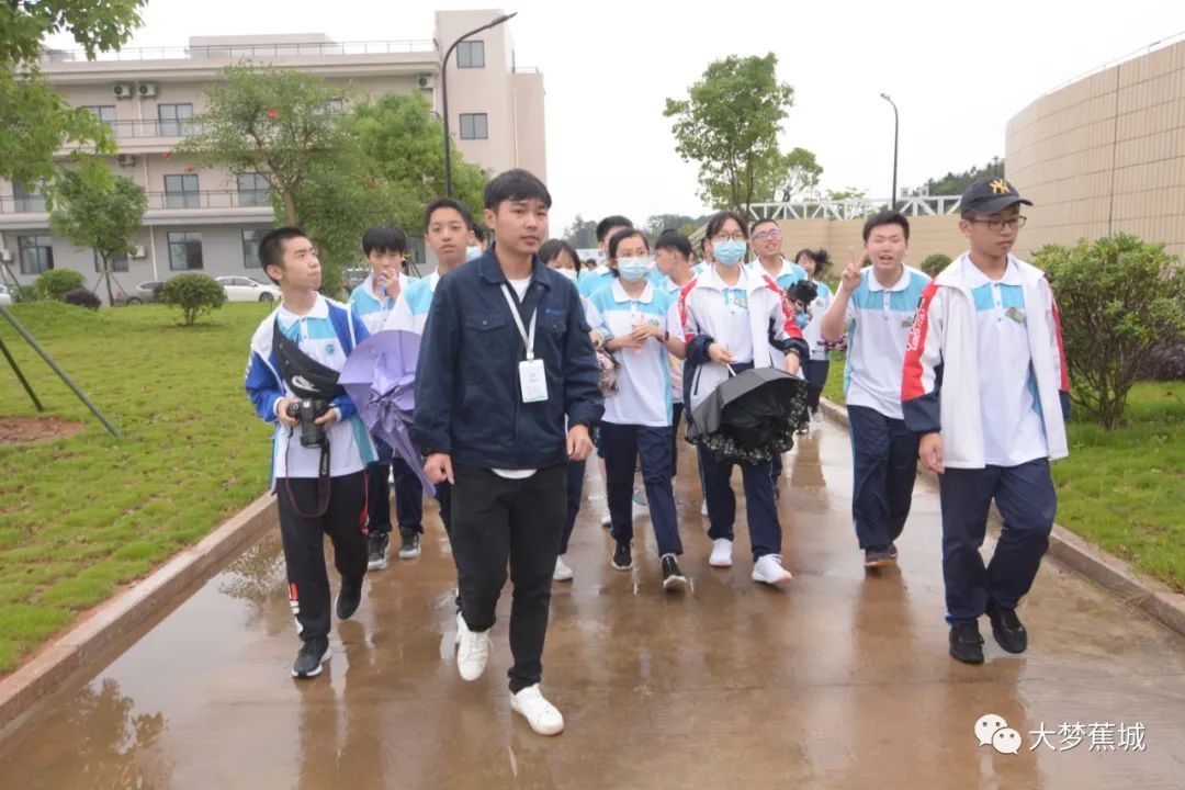 环保设施向公众开放，让学生探寻“污水变清水”的