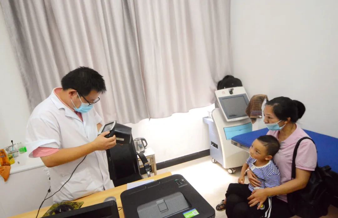 幼儿园小朋友即将开学！请家长们为孩子提前体检~