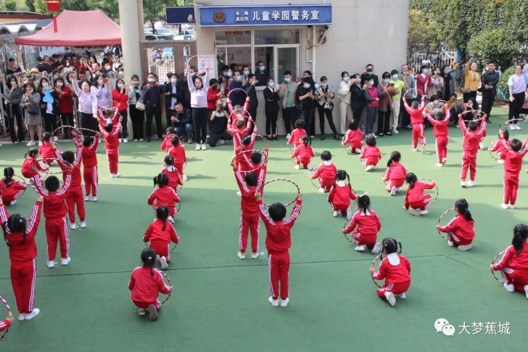萌翻了!速来围观儿童学园这场早操表演→