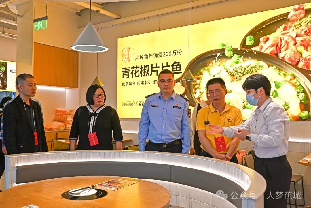 落实“舌尖上的安全”！市、区人大代表督导公筷公勺使用