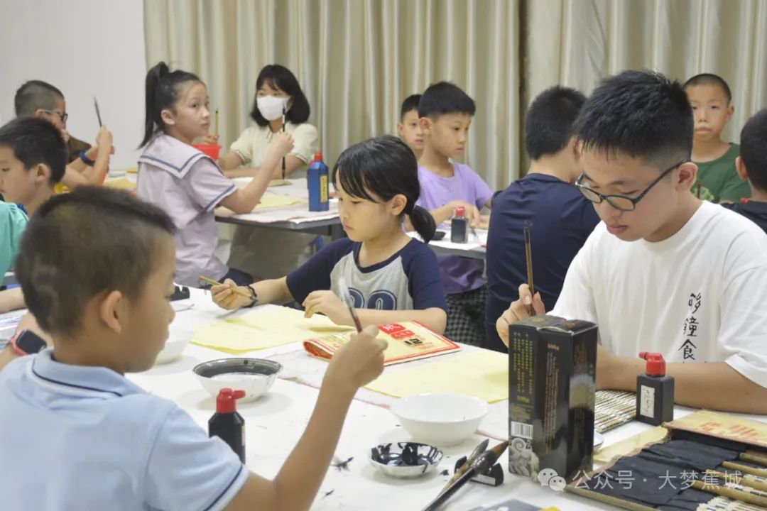 免费！第二期暑期书法公益培训班开始报名啦~