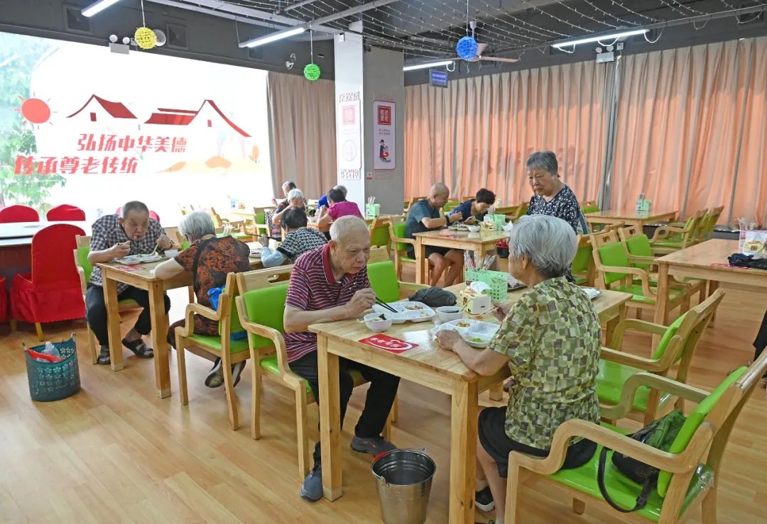 “一餐热饭”暖人心！蕉北孝老食堂实现全覆盖→