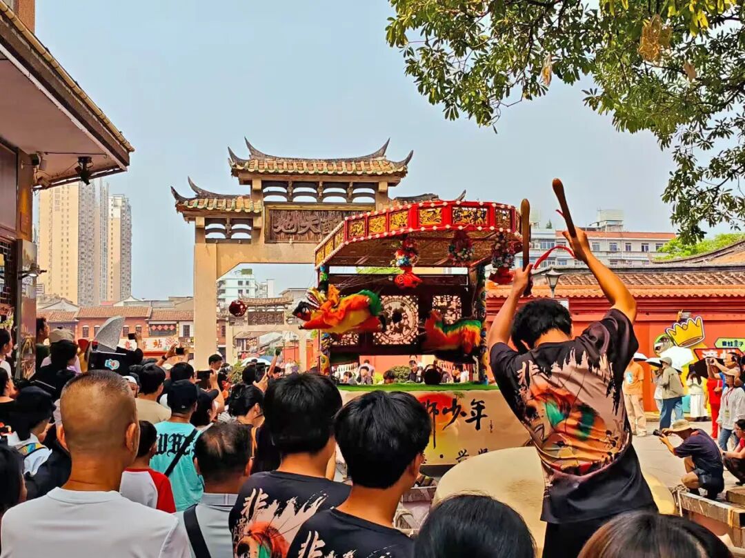 又上央视！霍童“线狮少年”闪耀漳州古城