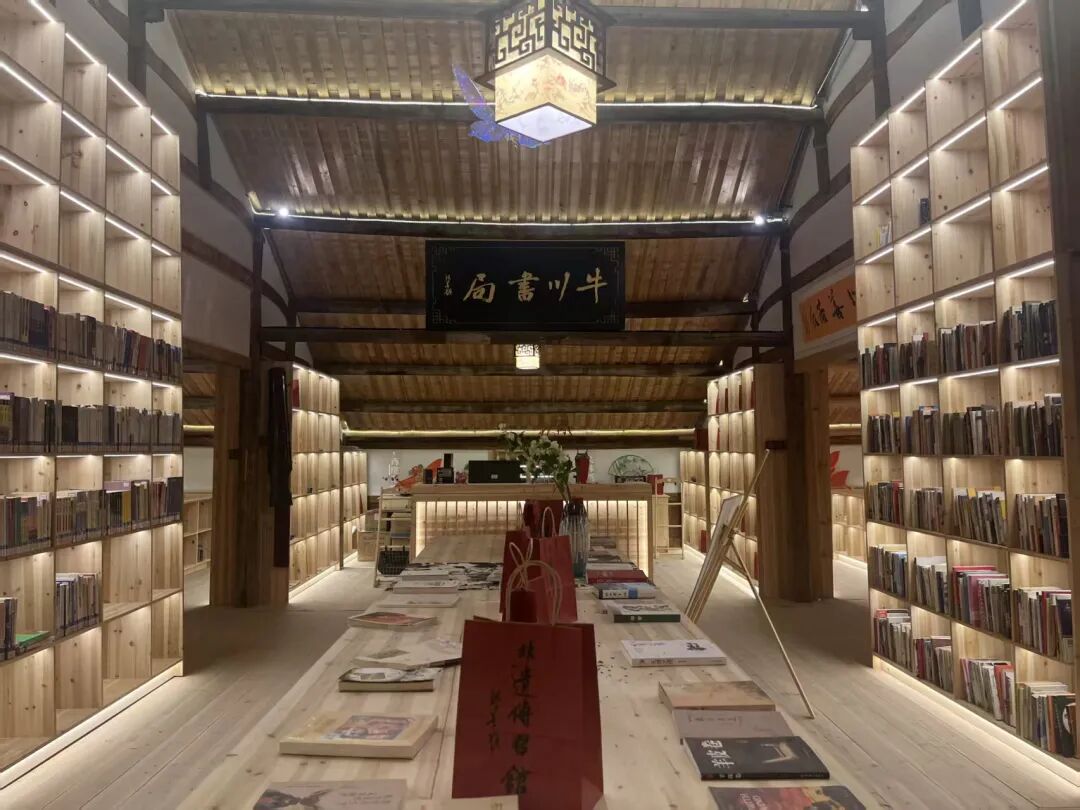 国庆八都攻略来了!「拍照 + 遛娃 + 美食」一站全包!手慢无→