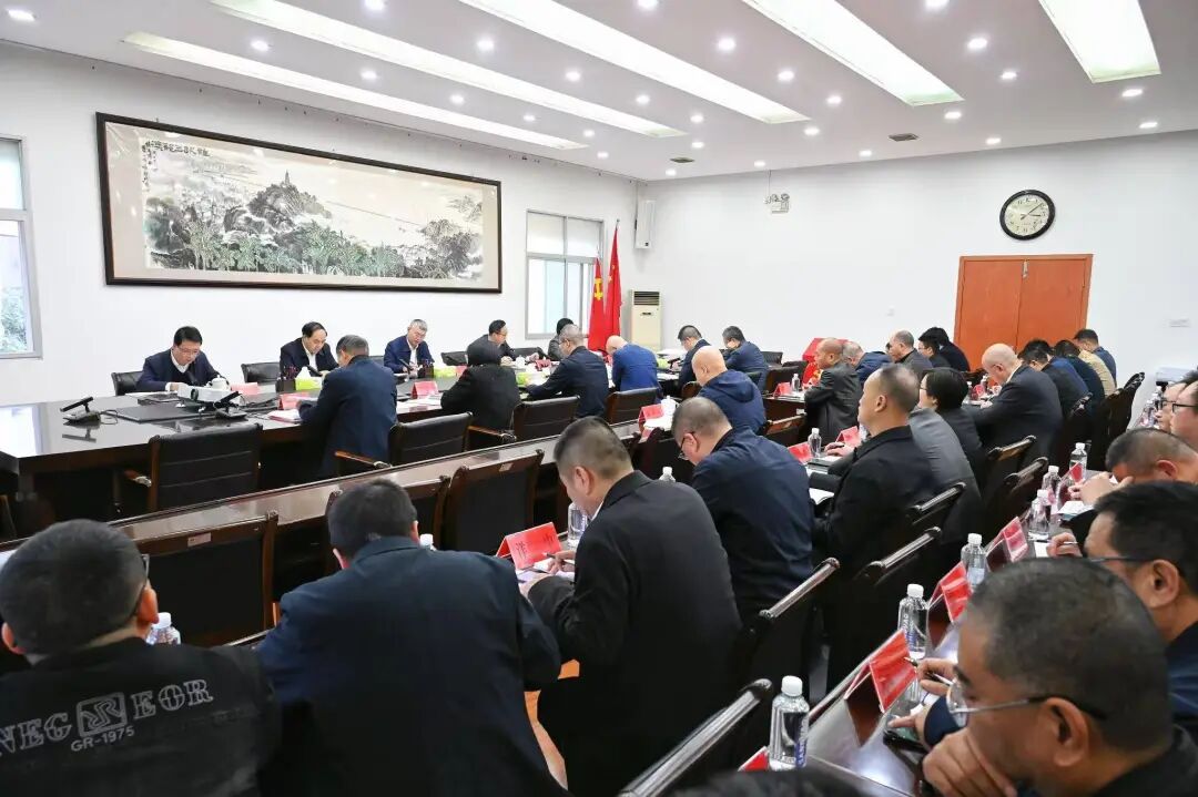 区委理论学习中心组学习会召开