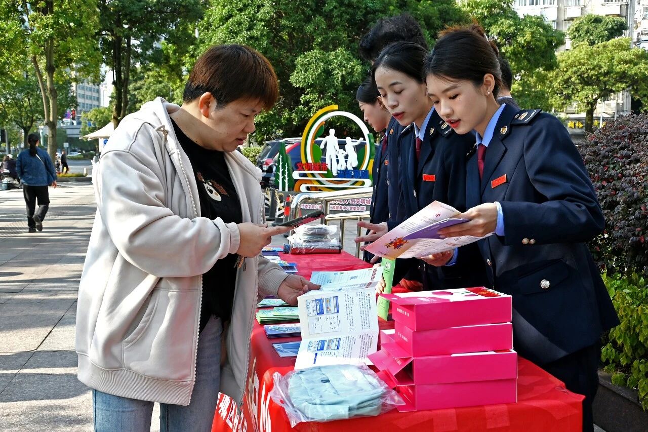 “宪”在行动 “税”润民心！打卡蕉城区这场暖冬普法行动→