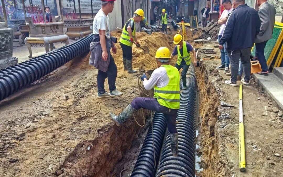 【申名进行时】飞线入地！城隍庙历史文化街区“清爽天际线”持续推进