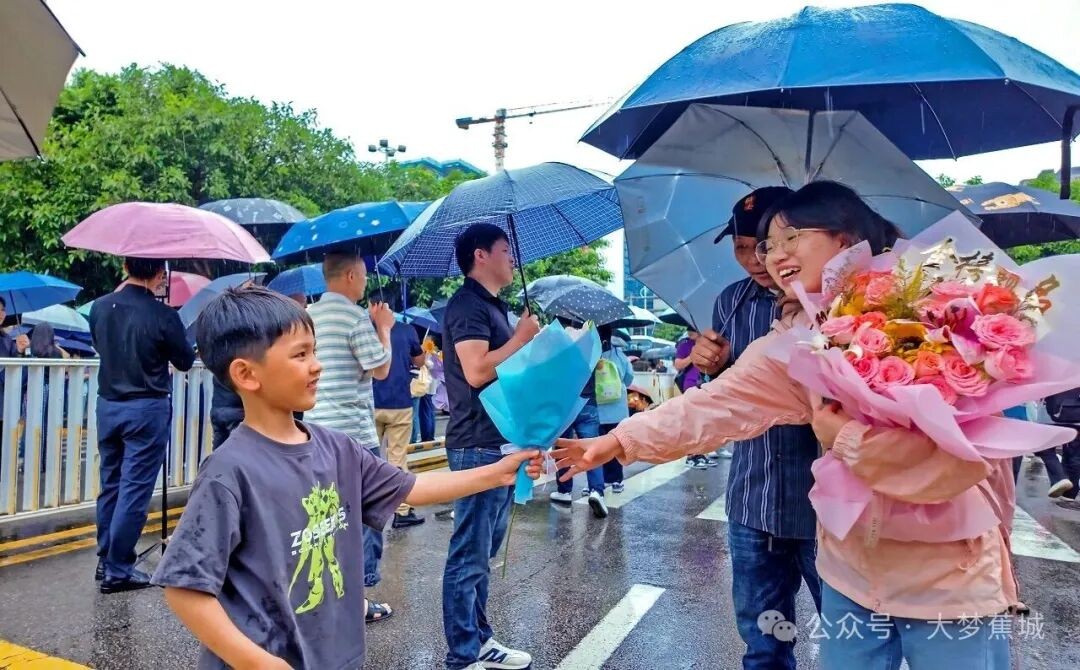 圆满交卷！我们！考！好！啦！