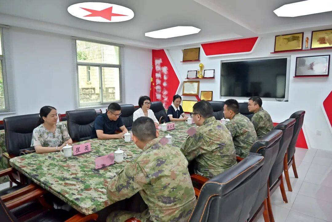 致敬最可爱的人！蕉城“娘家人”走进军营